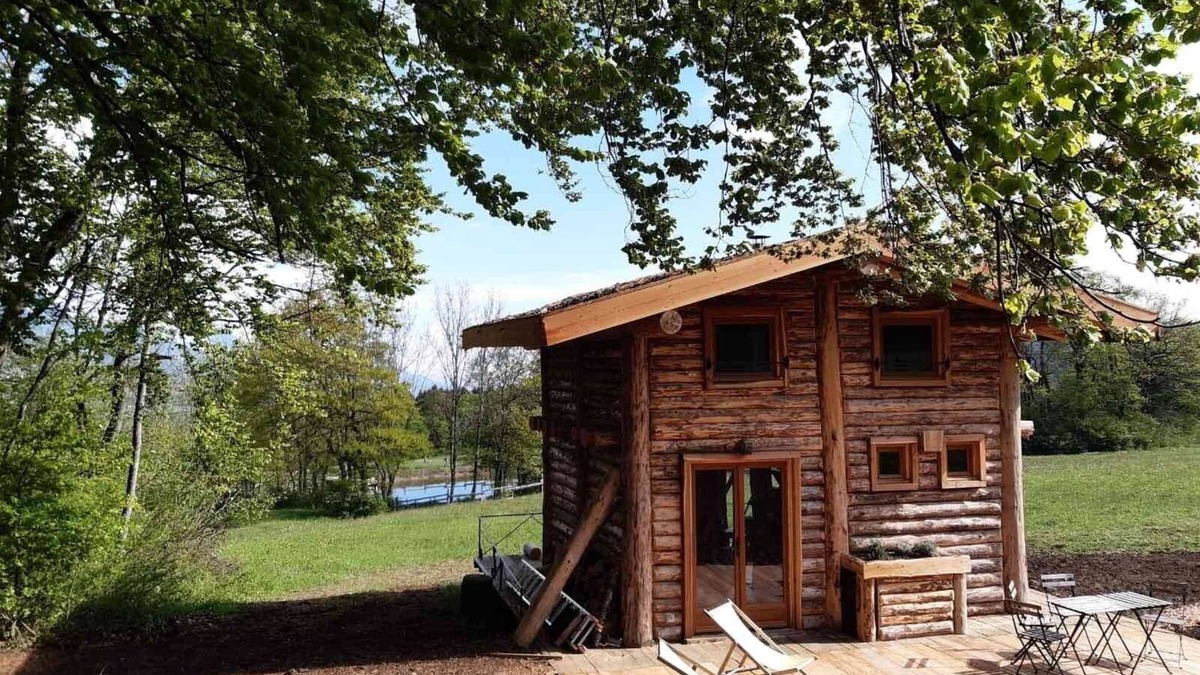 Saint-Paul-les-Monestier Cabin | Log Cabin-Exclusive-Ensuite with Shower-Mountain view-cabane en rondin