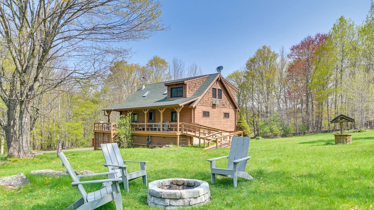 Denver Cabin | Log Cabin: 9 Mi to Plattekill & Belleayre Mtn