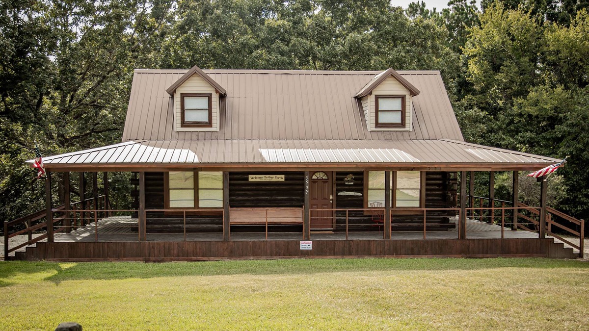 Oxford Cabin | Log Cabin at Sardis Lake