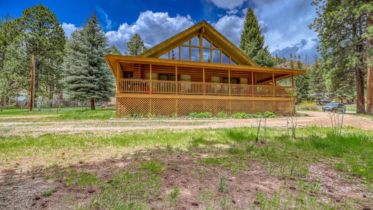 Vallecito Cabin | Log cabin at Vallectio lake with wrap around porch!