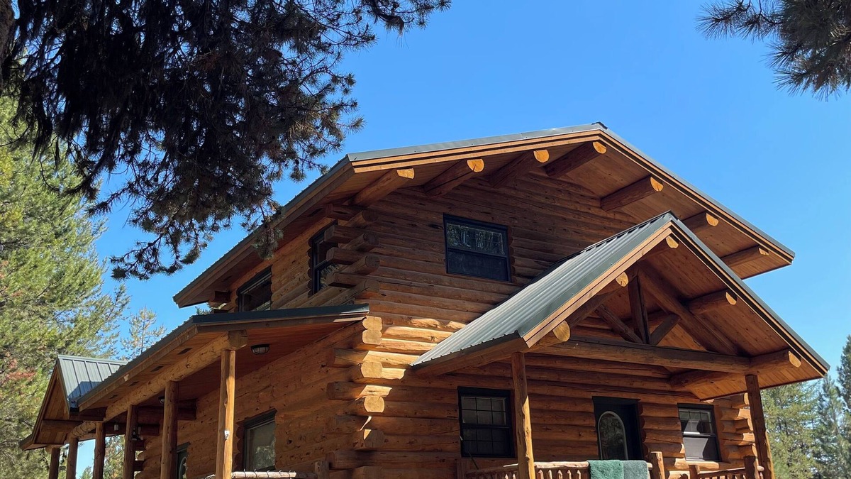 Libby Cabin | Log Cabin in the Pines near Happys Inn MT!