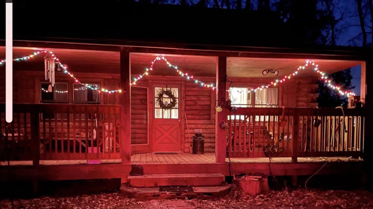 Golts Cabin | Log Cabin in the woods in nature in a secluded peaceful place.