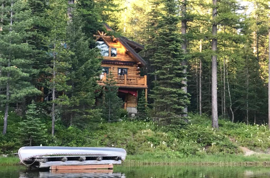Columbia Falls House | Log Cabin on Spoon Lake Near Glacier National Park