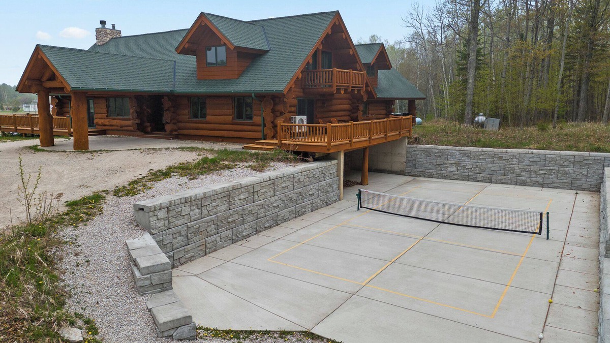 Fish Creek Cabin | Log Cabin w/Private Pickleball Court in Fish Creek!