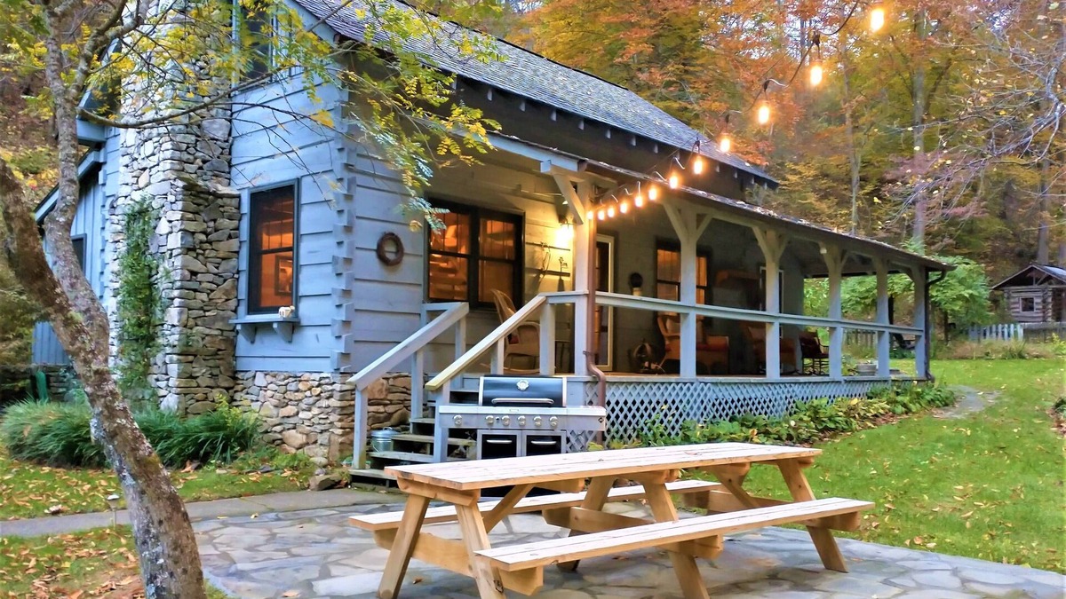 Weaverville Cabin | Log Cabin with Stream on 2 Acres <20 Min to Downtown Asheville with 1 Gig Fiber