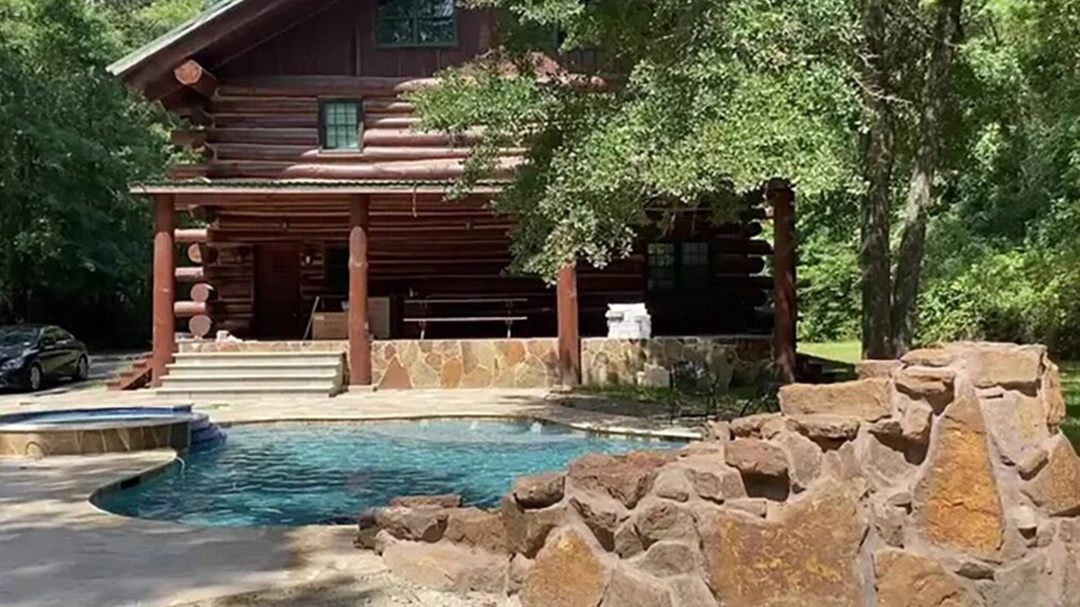 Conroe Cabin | Log Cabin With Trails/Pool/Game Room/Acreage/Near Houston