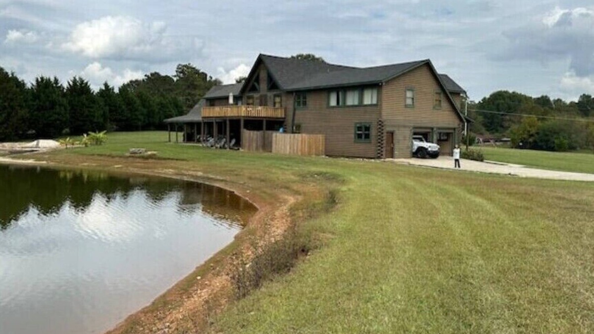Bowdon Junction House | Log Castle and a Spring Fed Lake