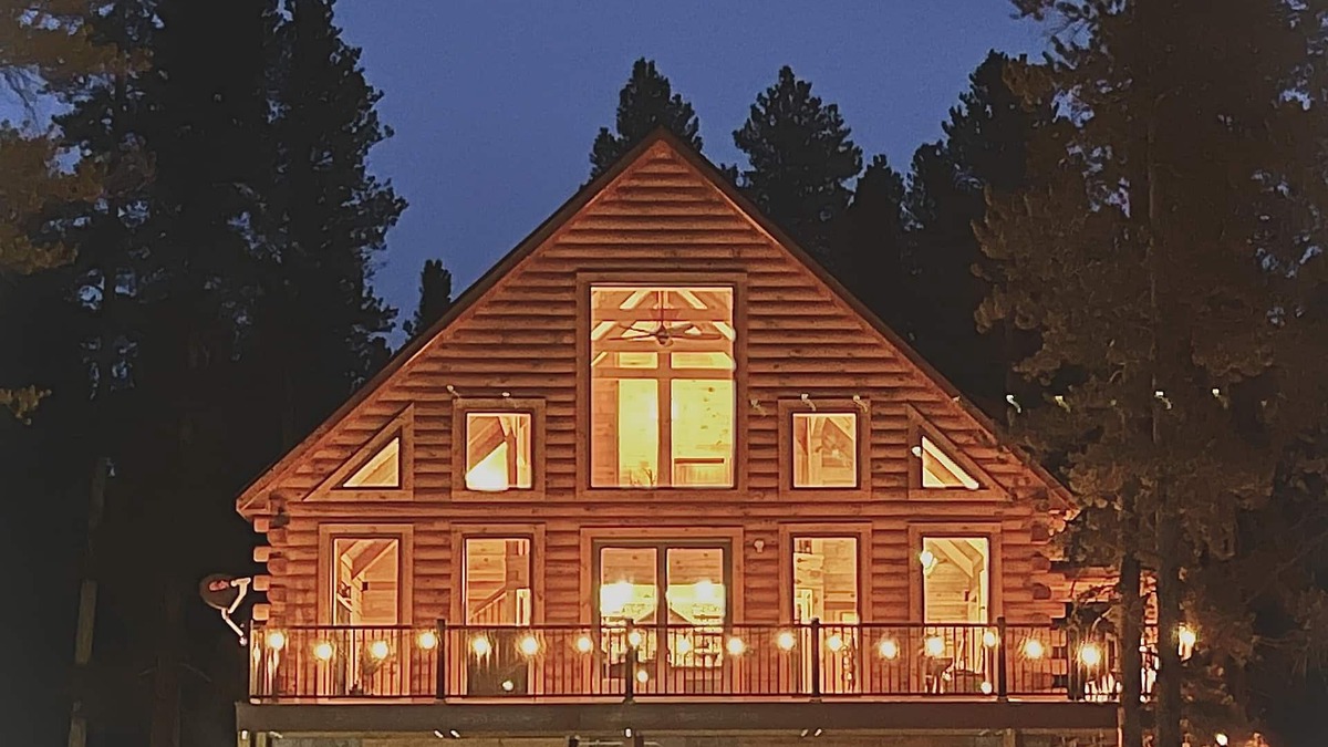 Leadville North Cabin | Log Home at 10,000ft! Spend time in the mountains! Adventures await!
