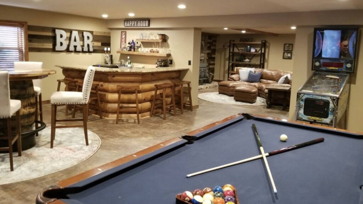 Woodmoor House | Log Home-Hot Tub-Game Room/Workout Room/Fireplace-BBQ-Yard Games/Pickleball