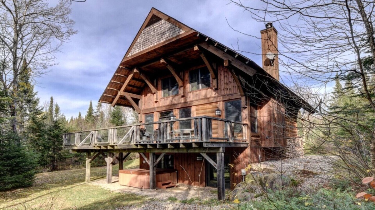 Lac Superieur Village Cottage | Log Home Vallée du nord #056