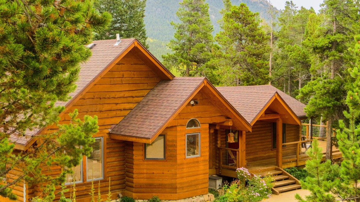 Black Hawk Cabin | Log Home with Mountain Views and Hot Tub on 2 Acres
