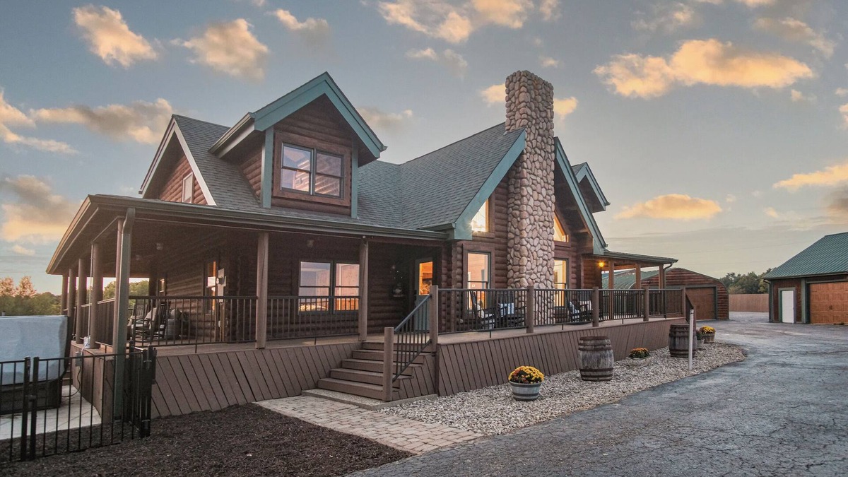 Coxs Creek Cabin | LogCabin-15 min Bardstown Pool