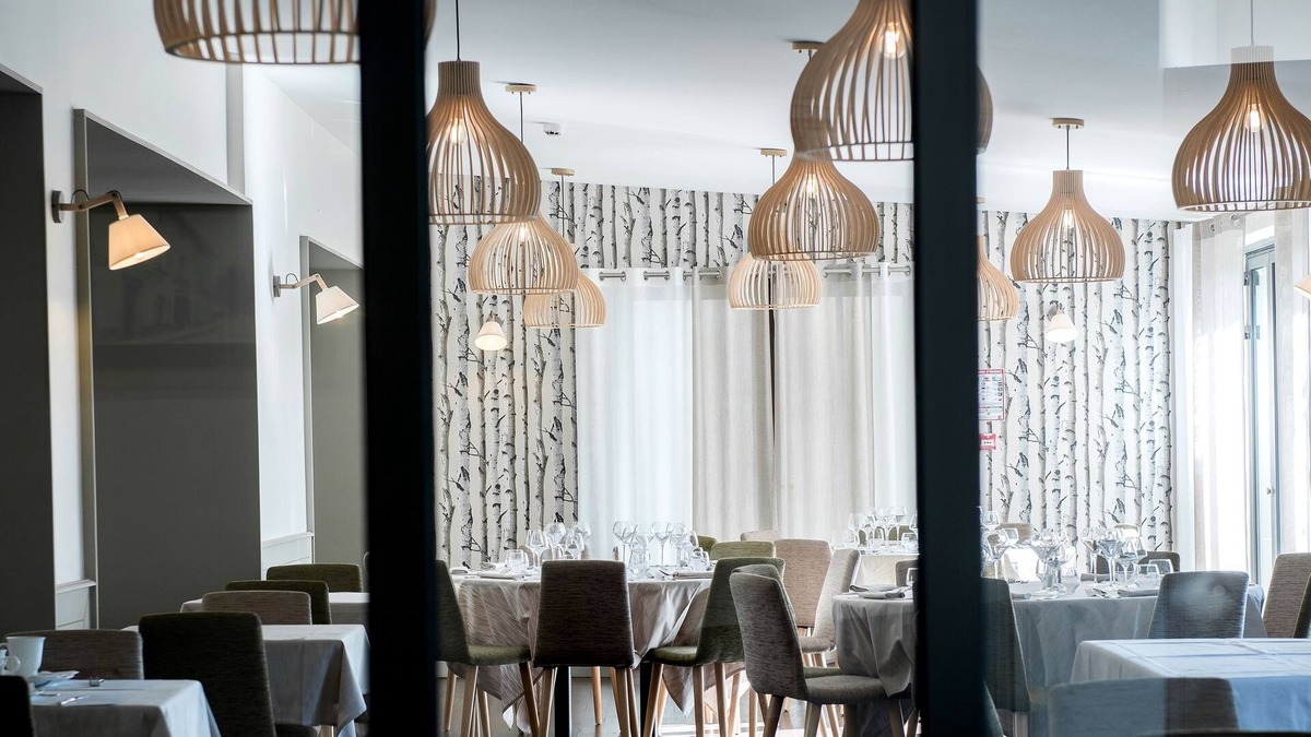 Quincieux Hotel | Logis Hôtel Tante Yvonne & son Restaurant semi-gastronomique Lyon Nord
