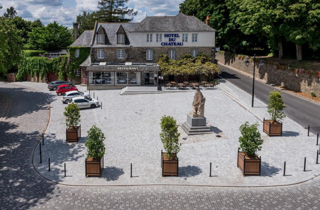 Combourg Hotel | Logis Hotel Du Chateau