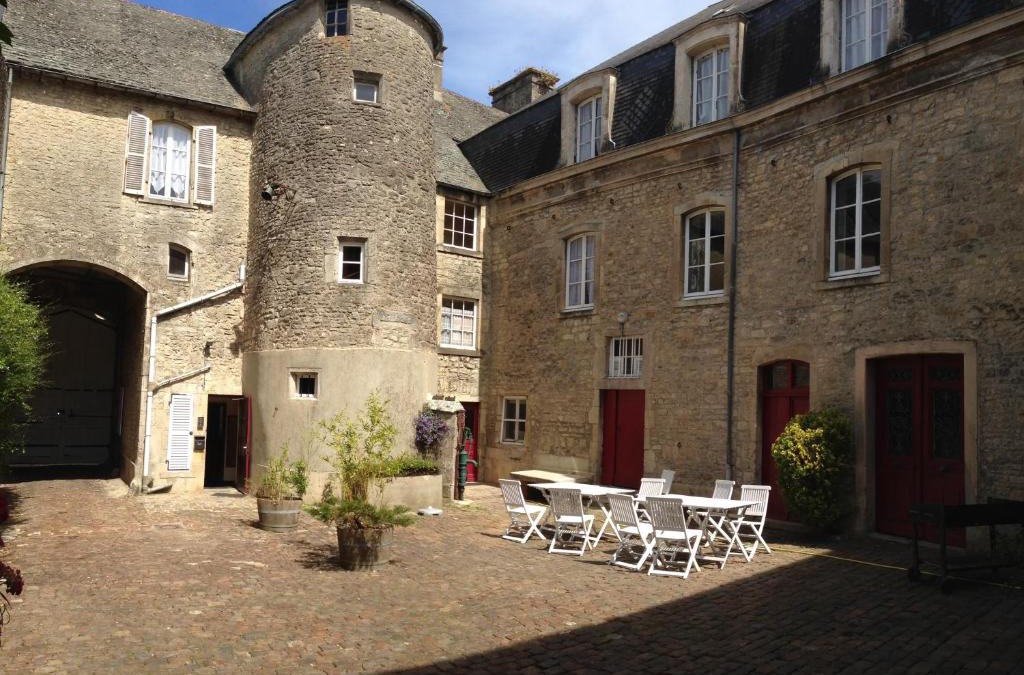 Valognes Hotel | Logis Le Grand Hôtel du Louvre