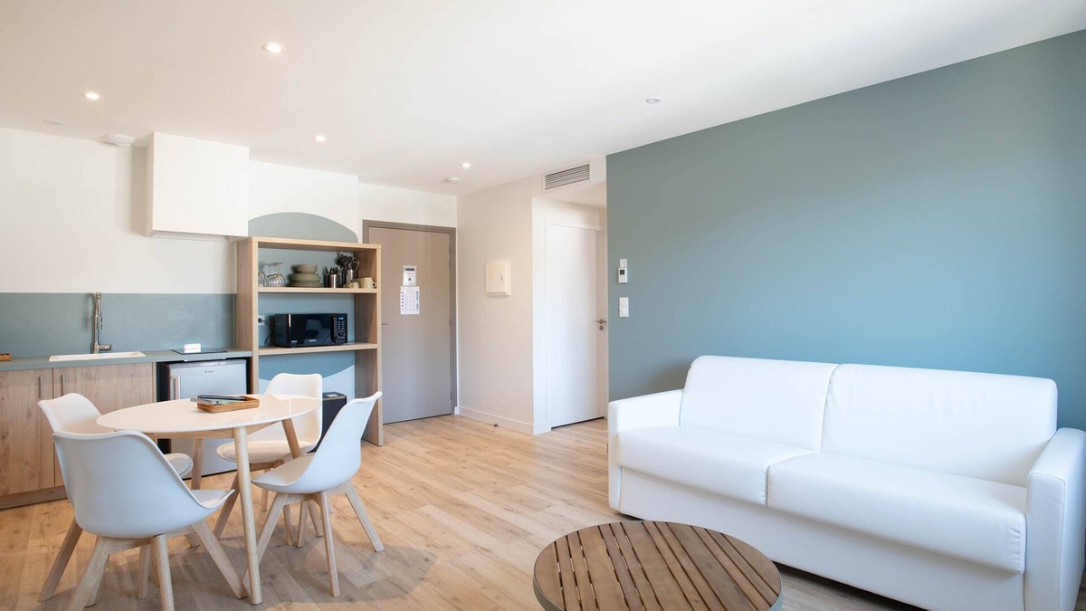 Pont-de-Vaux Apartment | Logis les Cepages-Restaurant le Raisin