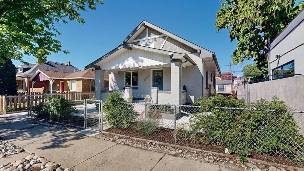 Highland House | LoHi gem, 2 bedroom private unit with outdoor patio & hot tub!
