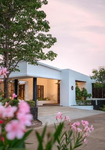 Navi Mumbai Villa | Lohono Stays Villa Bamboo Breeze