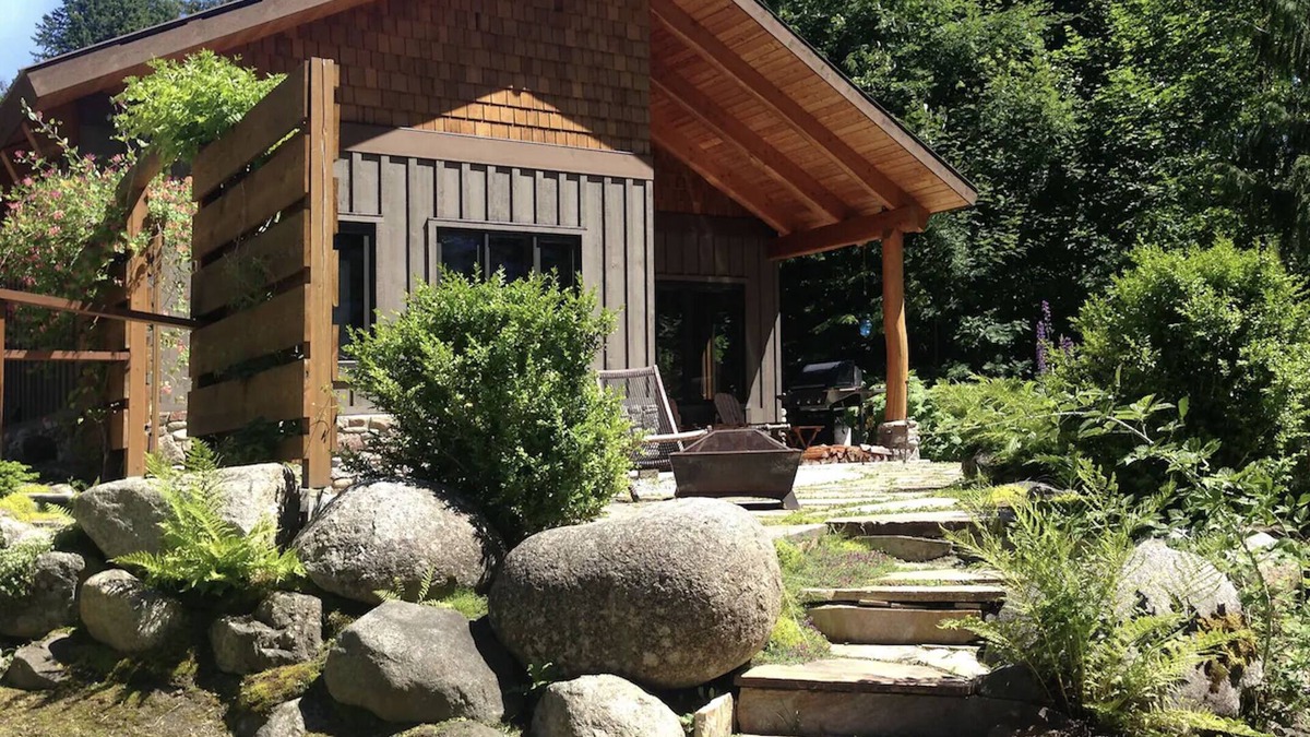 New Denver Cabin | Loki's Cabin at Big Bay Stays: Your Lakeside Haven for Rejuvenation & Adventure