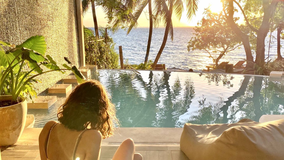 Isla Mujeres Villa | LOLA 13 BR Beachfront Villa Compound