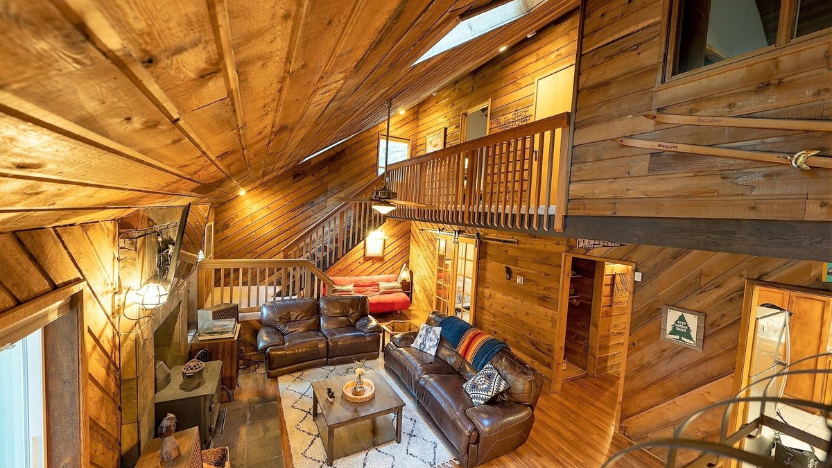 Zigzag Cabin | Lolo lodge-Hot tub, trail to river, fast wifi