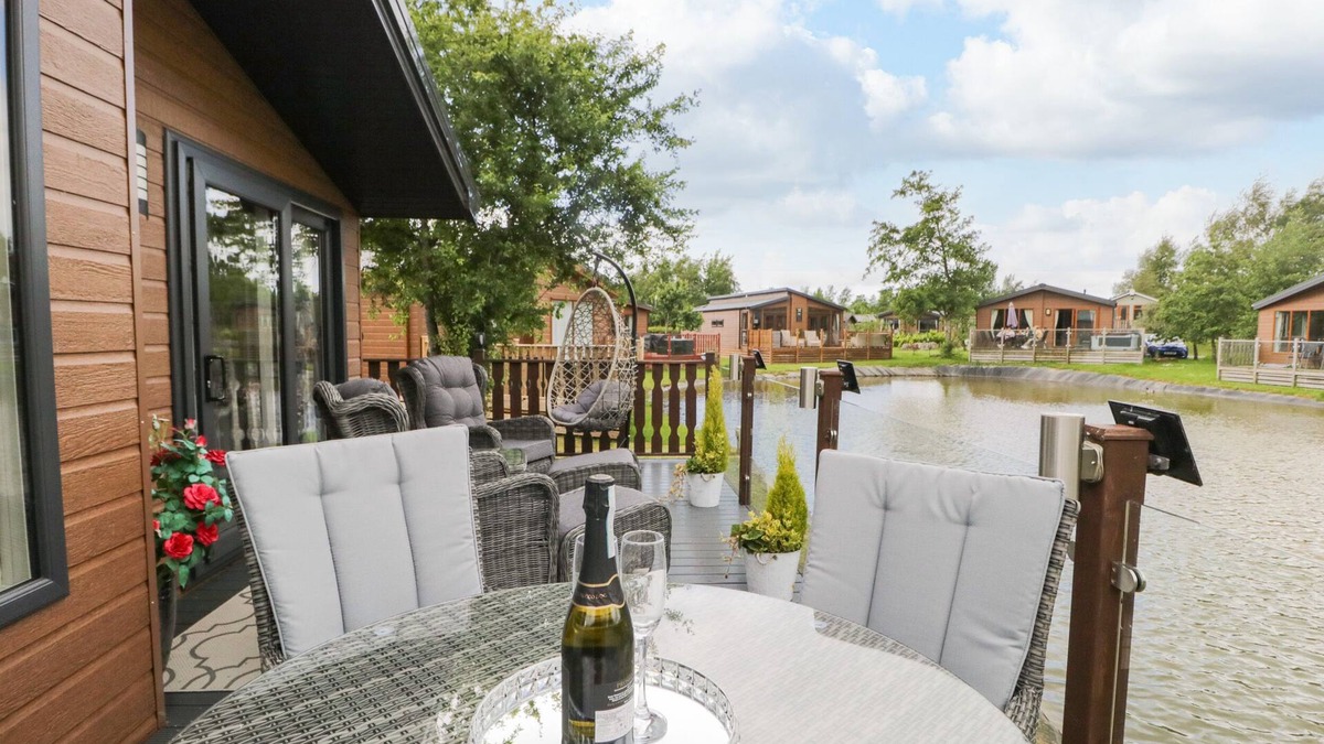 Kendal Cottage | Loluke Lodge on The Lake