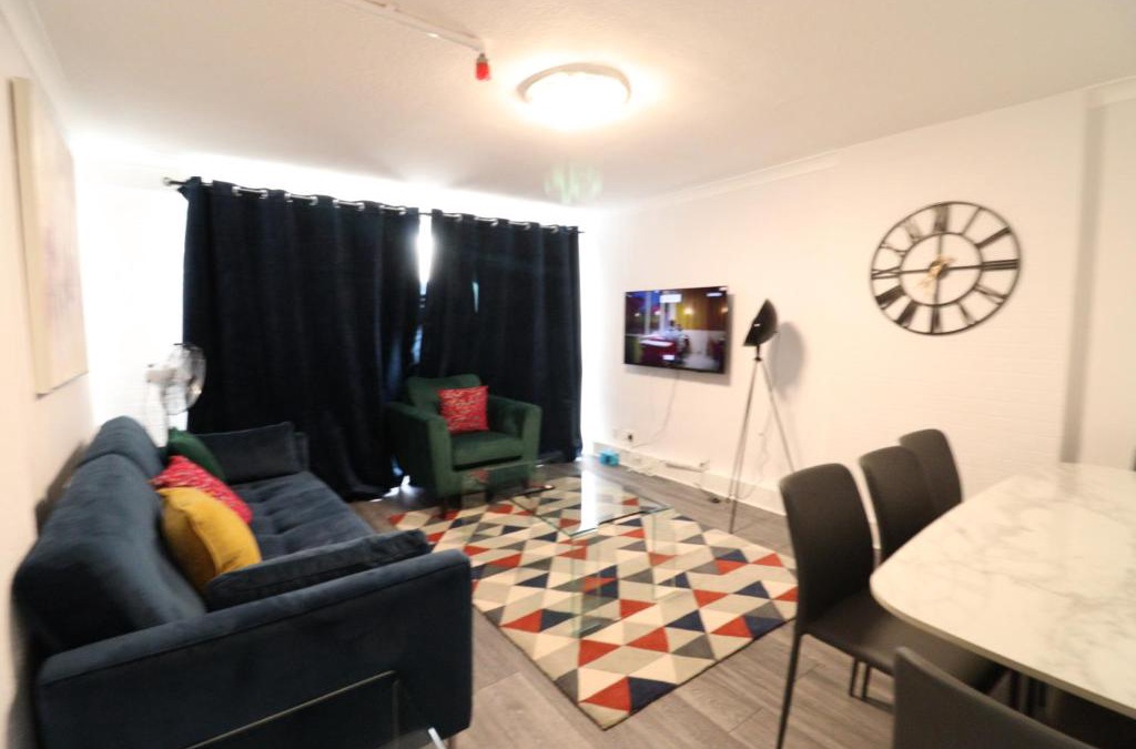 Charlton Apartment | London Central Modern Apartment Charlton