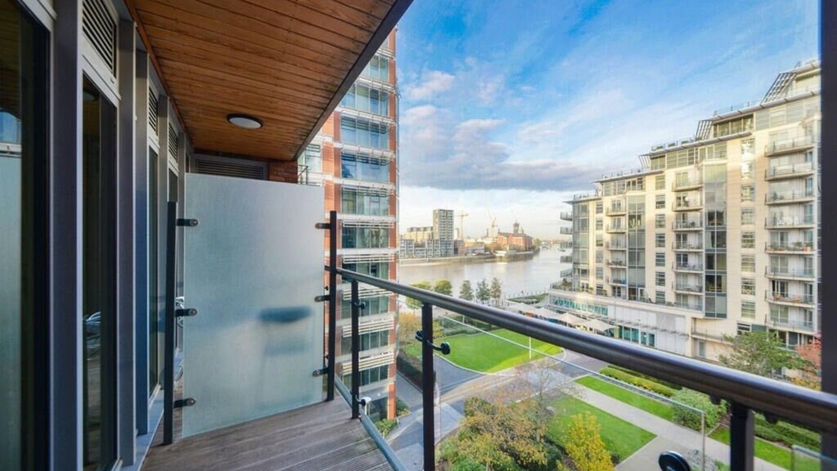 St. Mary's Park Apartment | London Oasis - 2 Bed Apartment Wandsworth