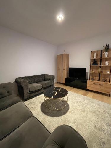 Suceava Apartment | London Residence Deluxe 2-Bedroom