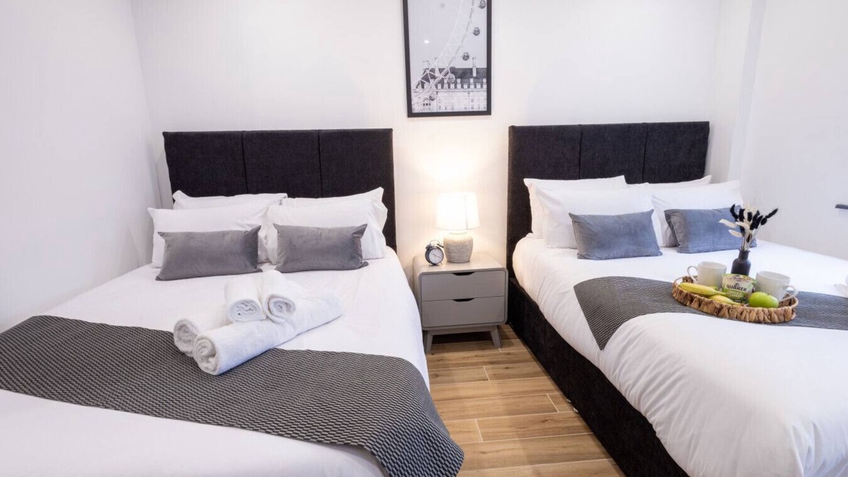 Borehamwood Apartment | London WD6 2min from station