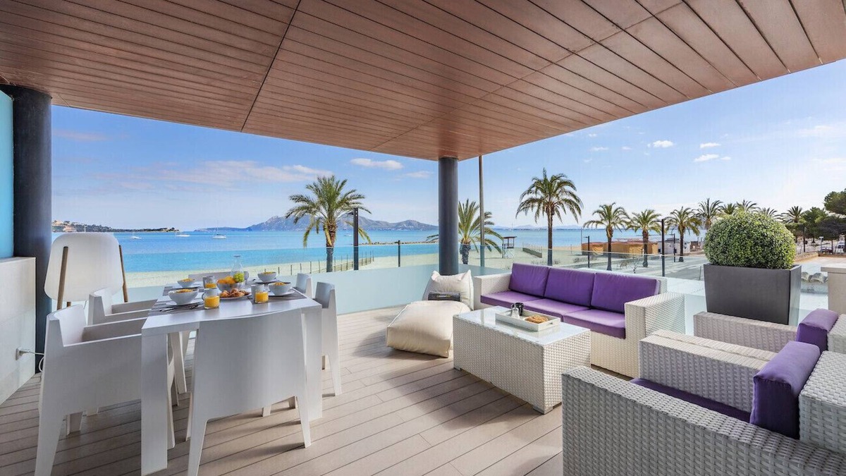Puerto de Pollensa Apartment | Londres Derecha Beachfront apartment in Puerto Pollensa