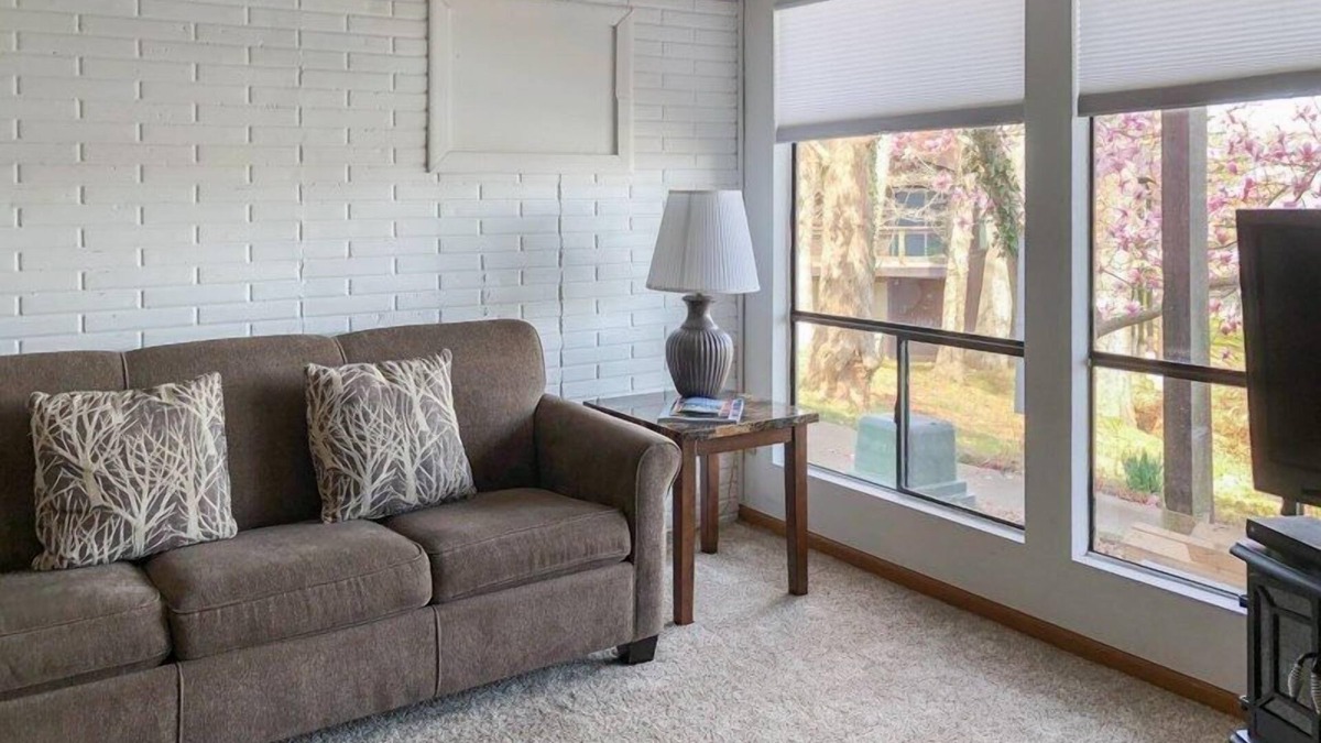 Sunrise Beach Condo | Lone Oak Point 03 - A Vintage Lake Vacation!