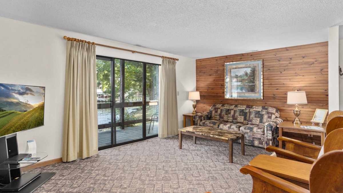 Sunrise Beach Condo | Lone Oak Point 12 - A Vintage Lake Vacation!