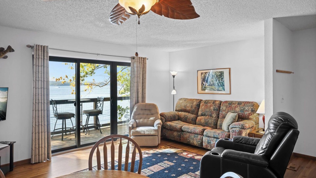 Sunrise Beach Condo | Lone Oak Point 28 - A Vintage Lake Vacation!