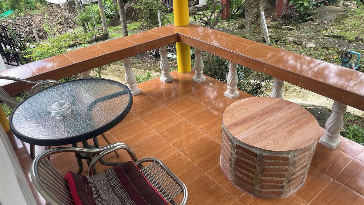 Bai Lan Hotel | Lonely Beach Pool Resort