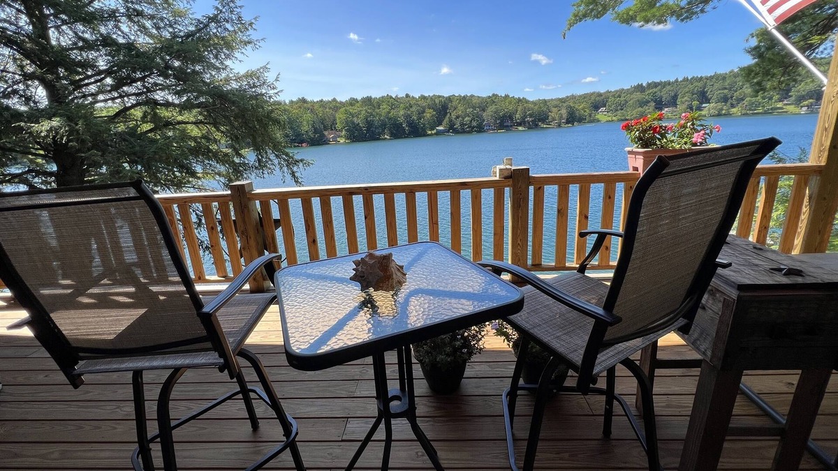 Milford House | Lonestar - New build, stunning lake views, near CDP