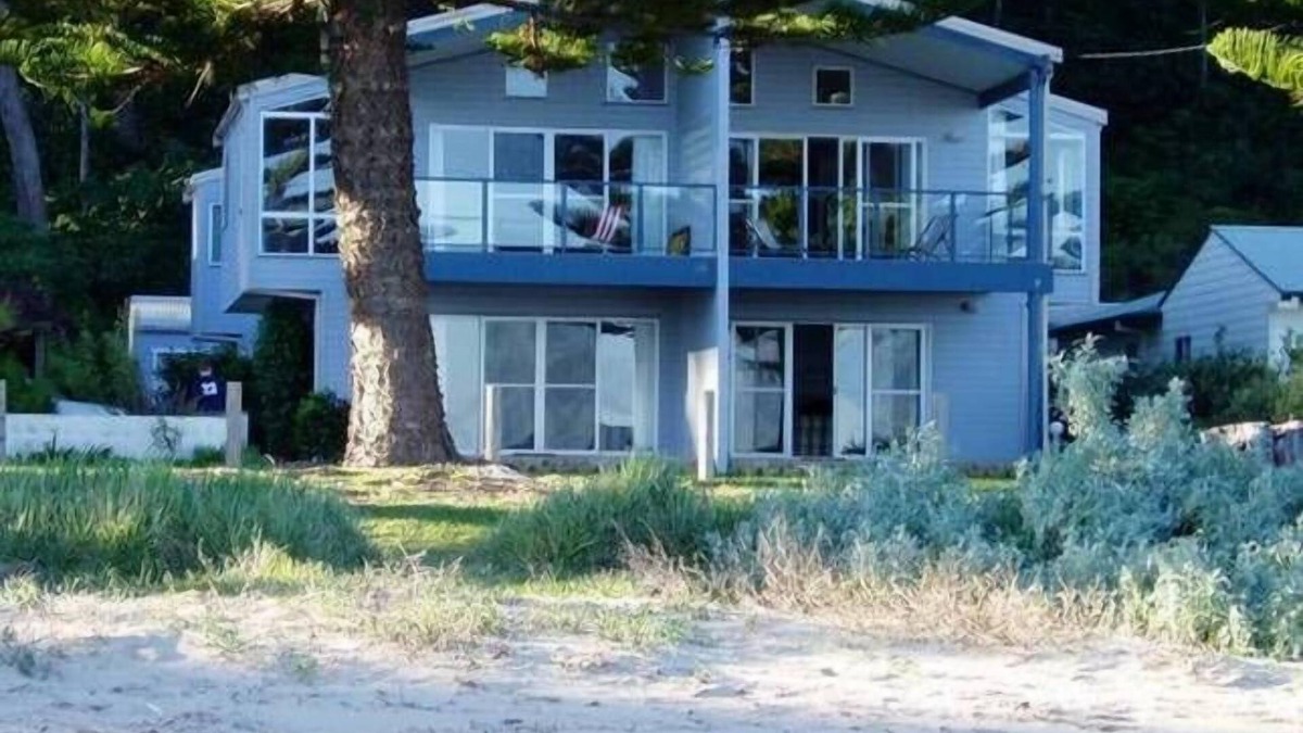 Long Beach House | Long Beach Beachfront Villa 1