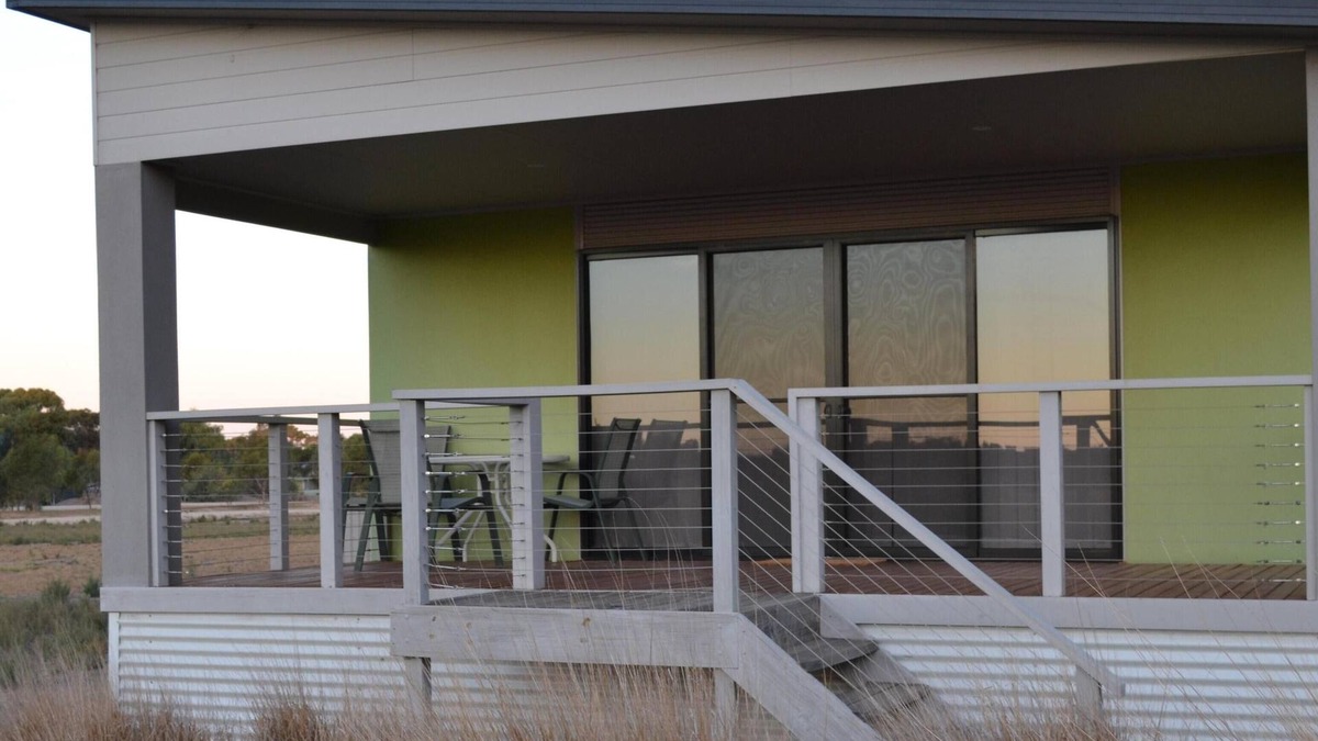 Murray Bridge House | Long Island Retreat on the Murray River