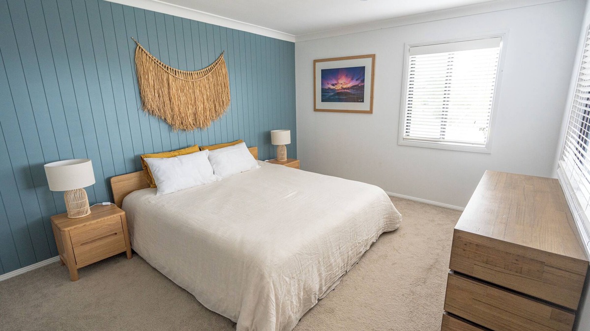 Long Jetty House | Long Jetty Beach House. Stroll to the beach and lake. Come & explore the Coast!