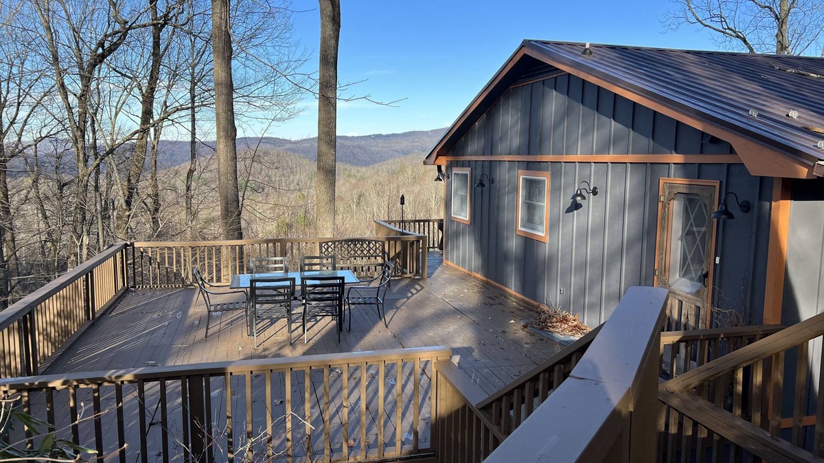 Frank House | Long range views. Sleeps 10! Hot tub, game tables and close to everything!