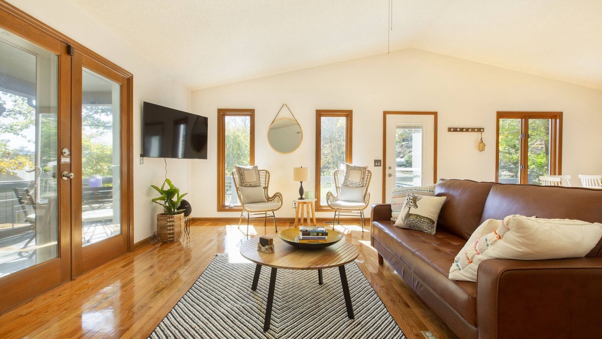 Asheville House | Long Range Winter/Spring Mtn Views 3BR/3BA, In the Woods But Only Mins to DT AVL