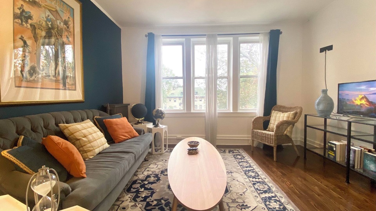 Detroit Apartment | Long-Term Haven Ideal for Nurses & Travelers