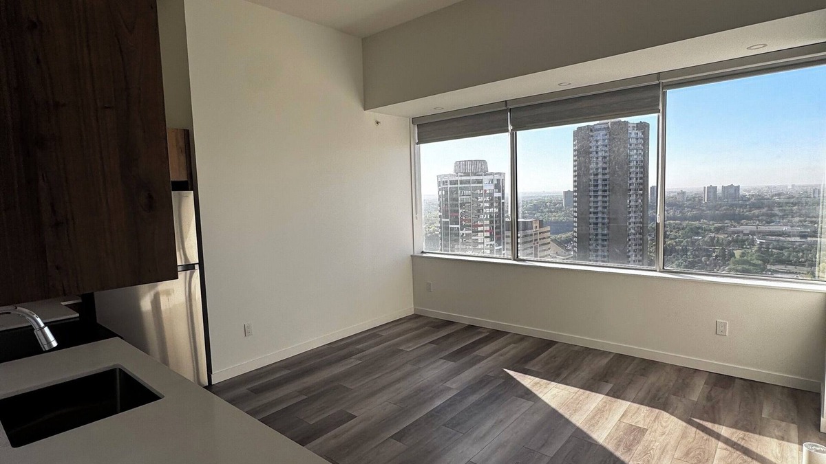 Downtown Edmonton Apartment | Long Term Stays Apartment Downtown - Unfurnished/Furnished options