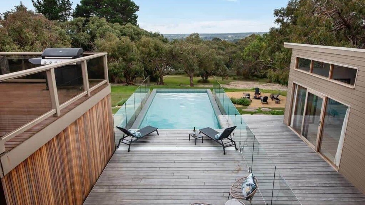 Red Hill House | Long View at Red Hill, heated pool, pet friendly