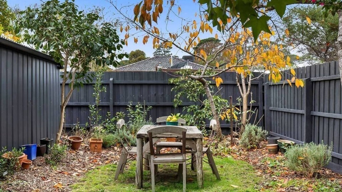 Alfredton House | Longley Place - Families and Groups