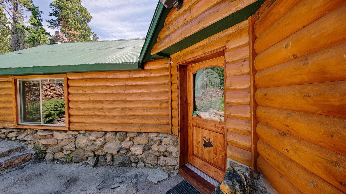 Estes Park Cabin | Longs Peak Cabin – Long-Term Rental (30+ Days), Near Longs Peak Trailhead
