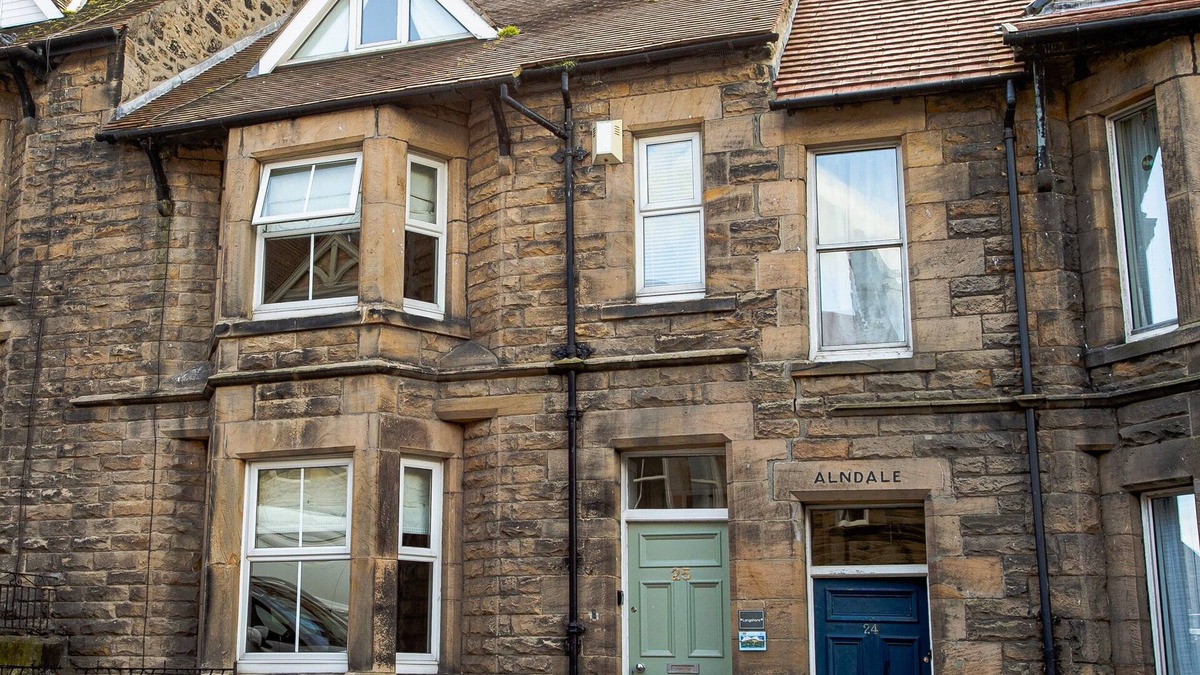 Alnmouth Cottage | LONGSHORE, pet friendly, character holiday cottage in Alnmouth
