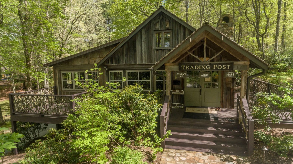 Glenville Cottage | Longview Cottage - Tiny Home packed with modern charm & Chinquapin Amenities