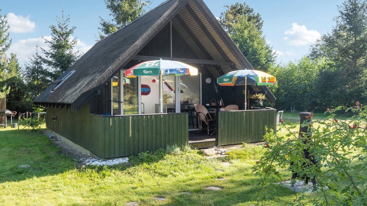 Næsby Strand House | Look forward to a nice family vacation in the inviting cottage not far from the sea.