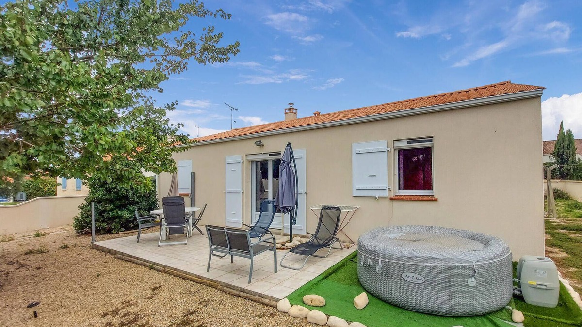 Le Bernard House | Look forward to a relaxing vacation in this beautiful and modern house.